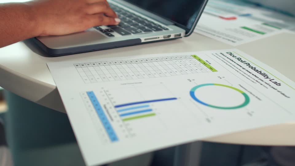 Attività d’ufficio tra fogli di calcolo e inserimento dati